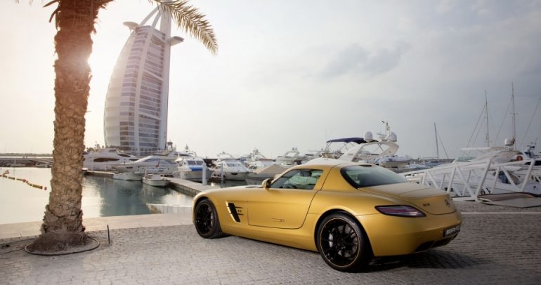 ما سر عشق أبناء الخليج العربي للسيارات الذهبية ؟